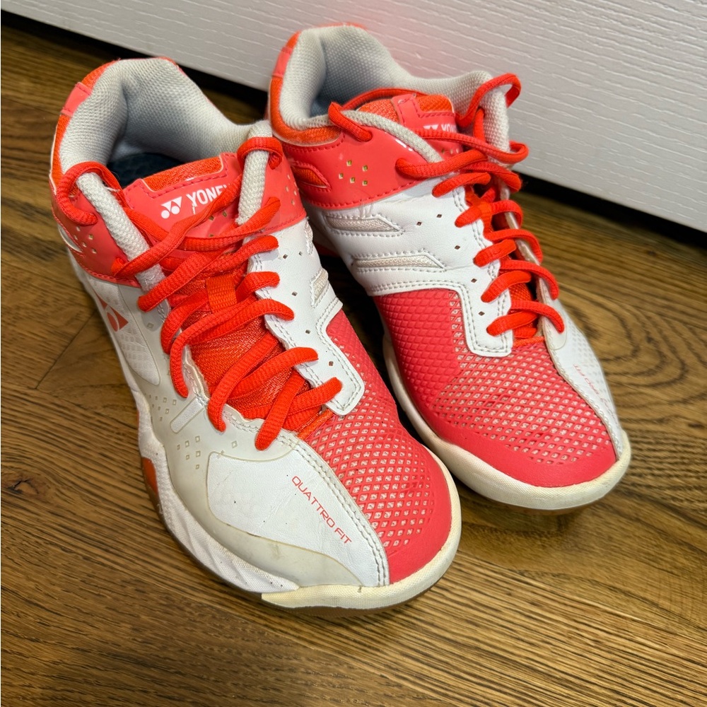 Yonex Kids  Sneakers size 6